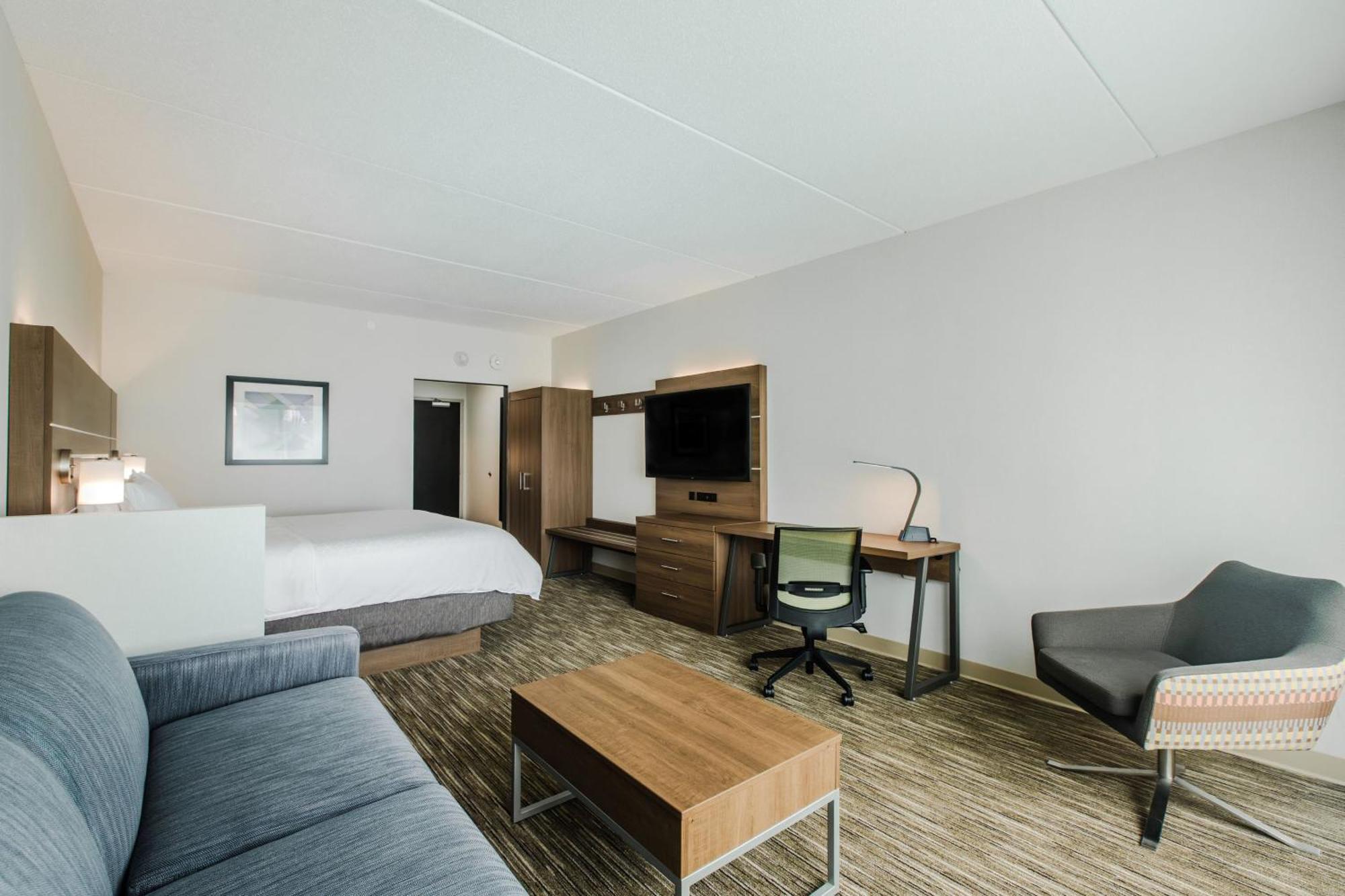 Express & - 3* Welland